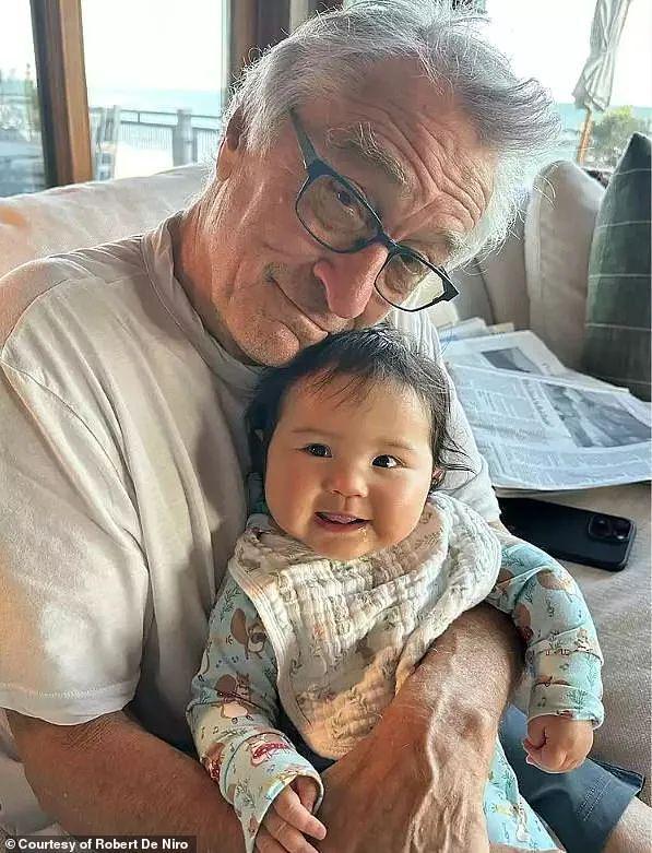 ：孩子90岁了！老年人找现象正得流行pg电子模拟器试玩老夫妇生子令人唏嘘(图11)
